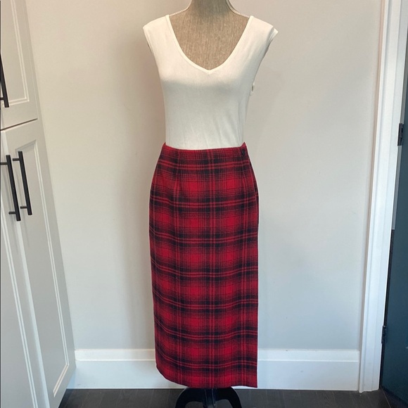 Talbots Red Plaid Wool Maxi Wrap Skirt Size 8P | Italian Fabric Winter Classic - Picture 2 of 14